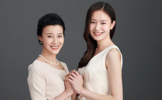 换母俱乐部,一见面便互相嘲讽