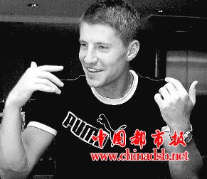 哥是深足的,但哥也射法国的大门