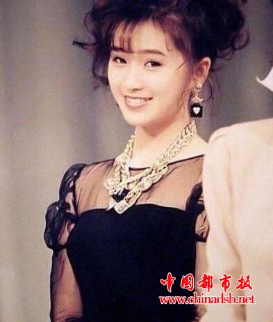 酒井法子私处蝴蝶纹身-真的让你大开眼界