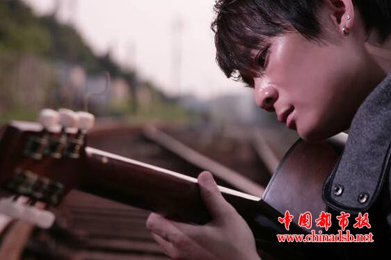 六哲个人资料照片和歌曲介绍