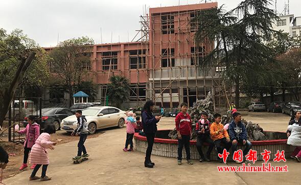 武汉“爱心学校”停办风波