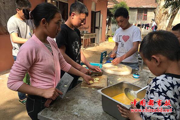 武汉“爱心学校”停办风波