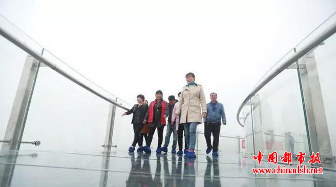 “中原第一悬崖玻璃廊桥”即将对外开放!