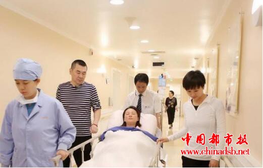 陈建斌次子正面照