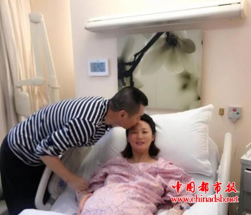 陈建斌次子正面照
