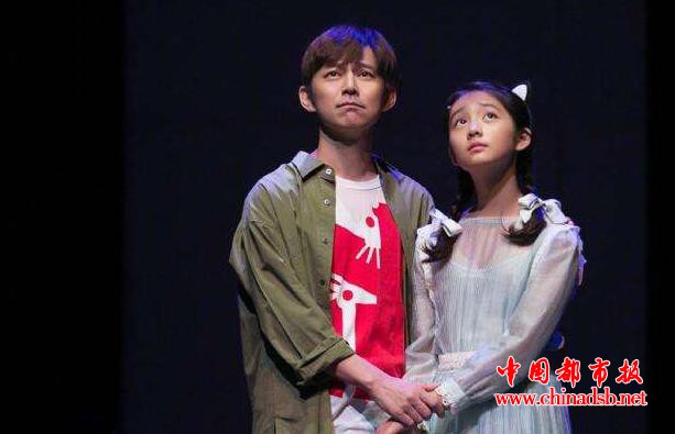 何炅多多话剧彩排